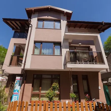 къща за гости