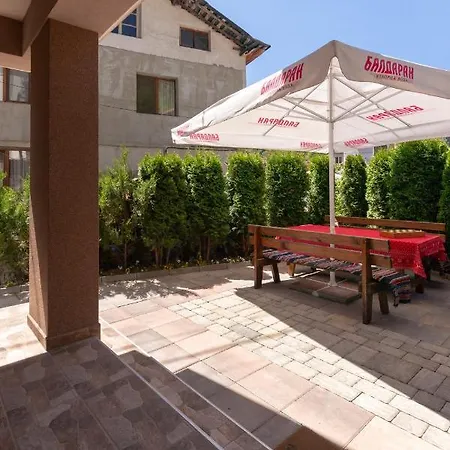 къща за гости